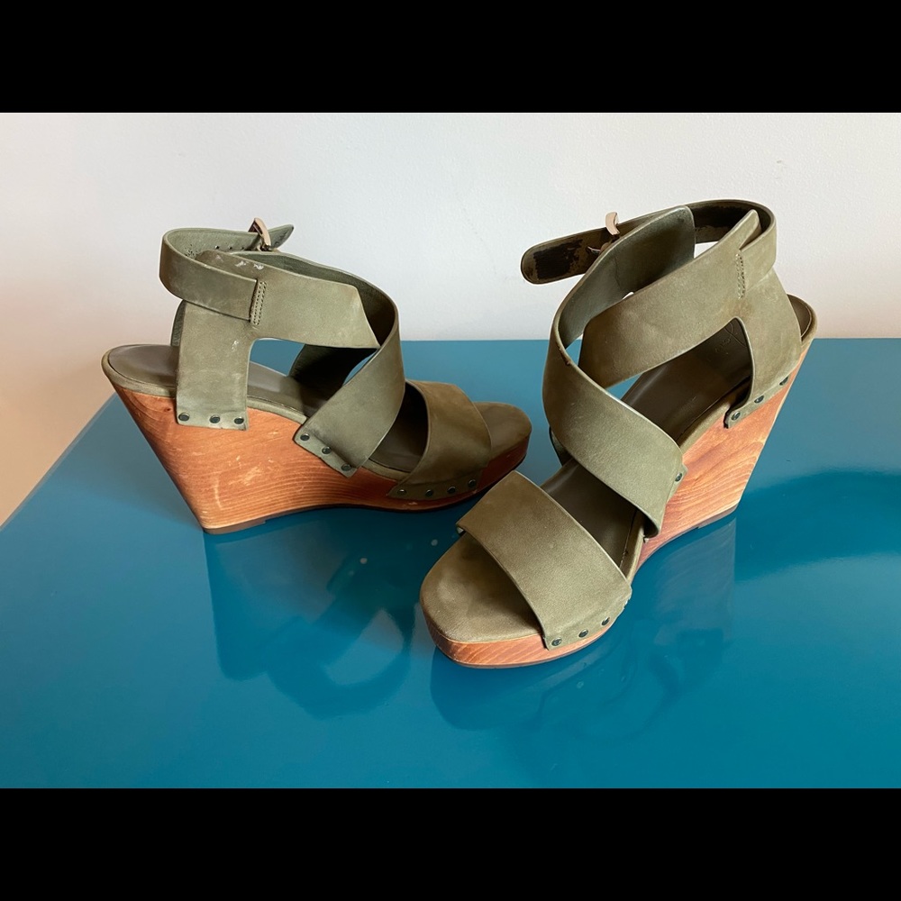 Joie wood wedge green sandals